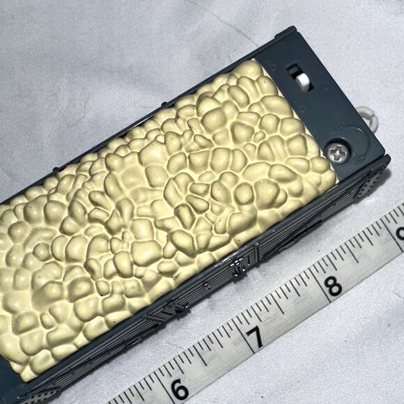 Thomas and Friends TrackMaster 2009 Thomas #1 Motorized Train with Tender Car - Picture 4 of 12